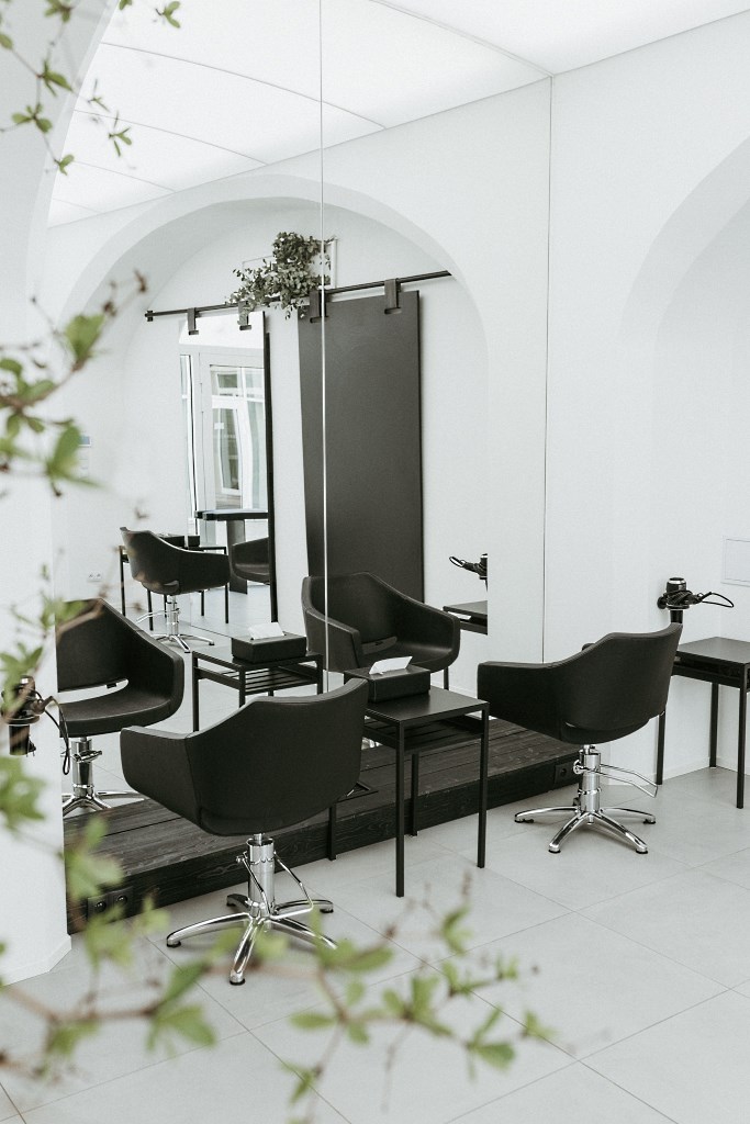 kadernicky-salon-vyroba-interier-nabytek-jindrisska-03