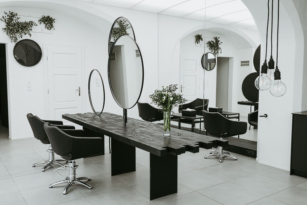 kadernicky-salon-vyroba-interier-nabytek-jindrisska-13