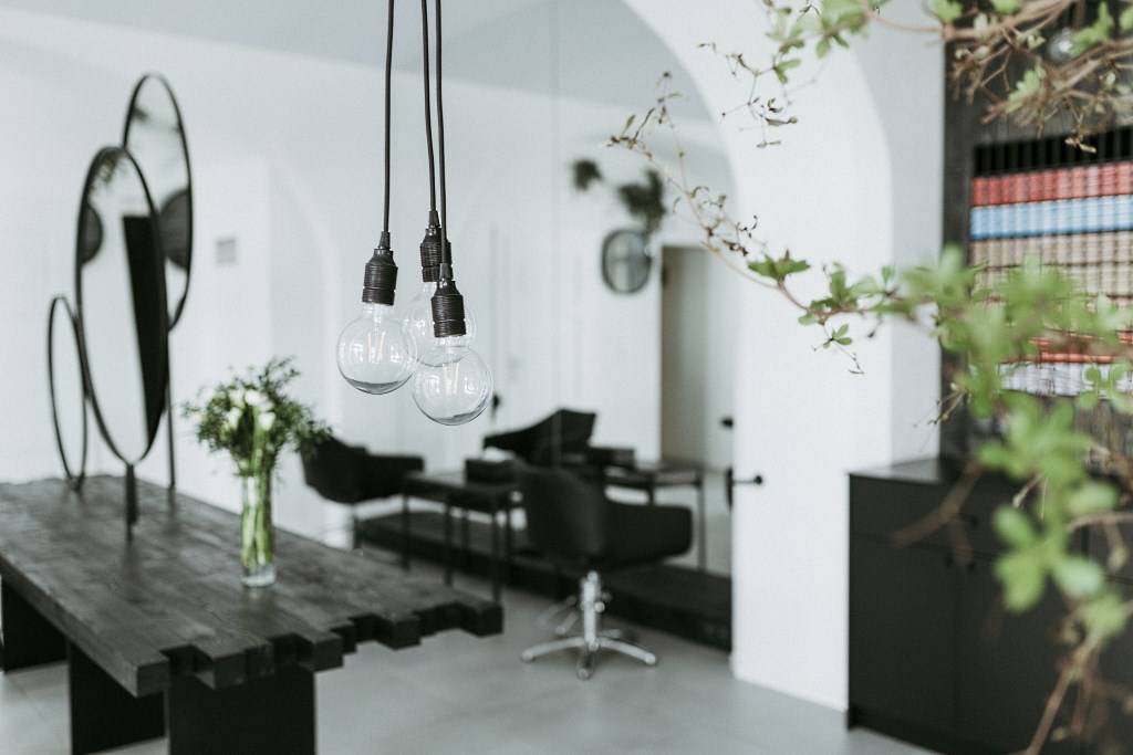 kadernicky-salon-vyroba-interier-nabytek-jindrisska-17