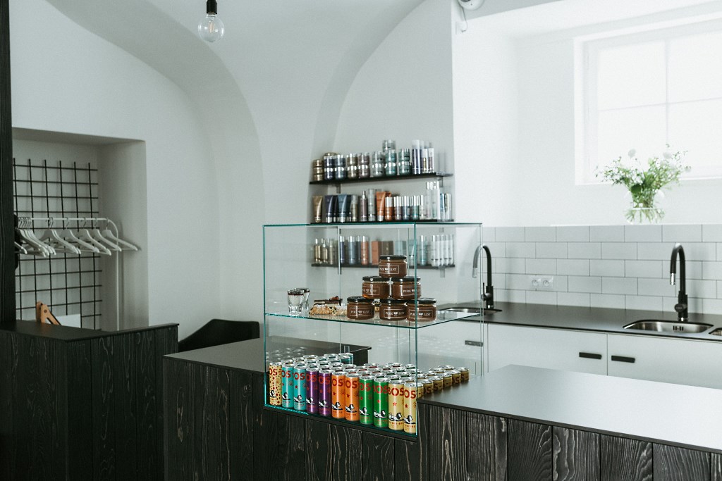 kadernicky-salon-vyroba-interier-nabytek-jindrisska-24