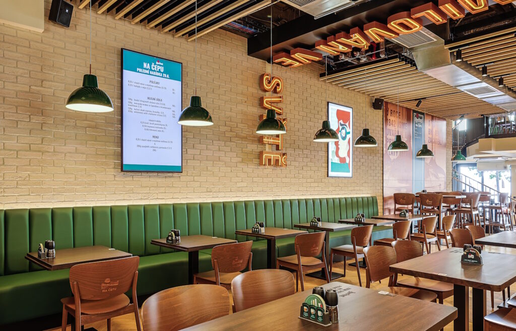 restaurace_nacepu_interier_01