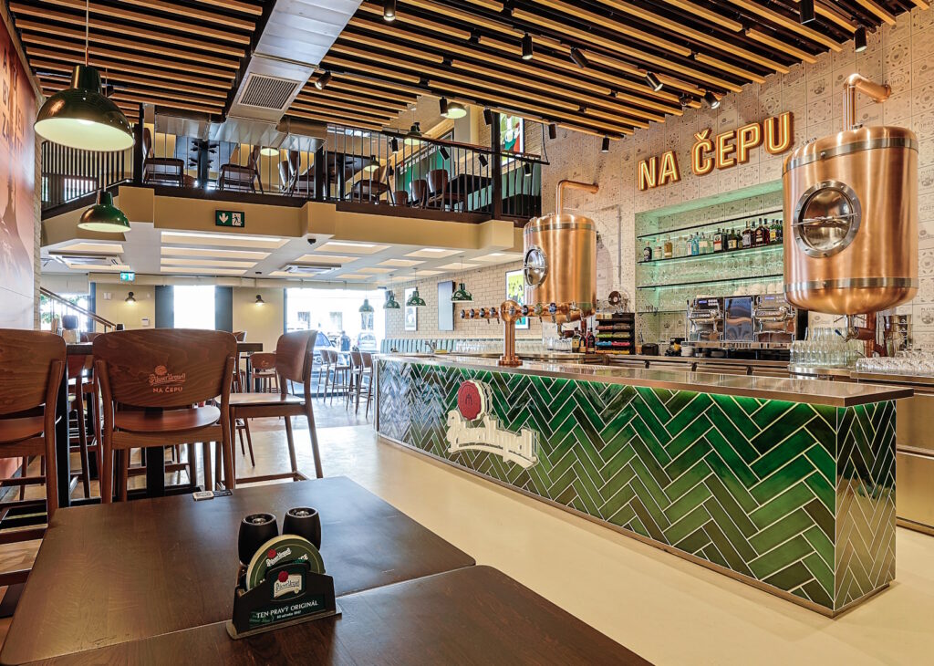restaurace_nacepu_interier_02