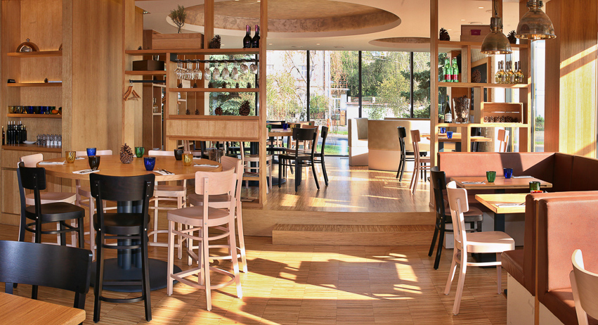 nabytek-zarizeni-restauraci-11