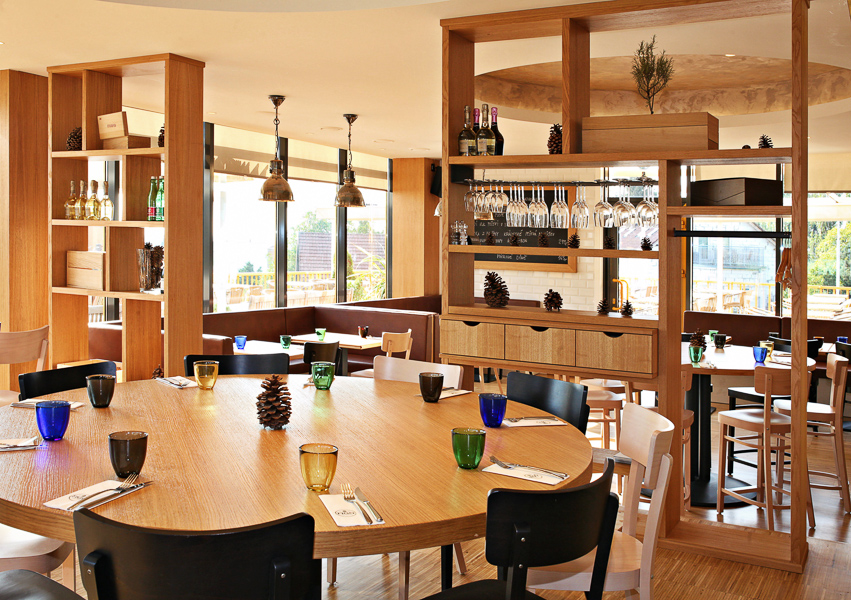 nabytek-zarizeni-restauraci-13
