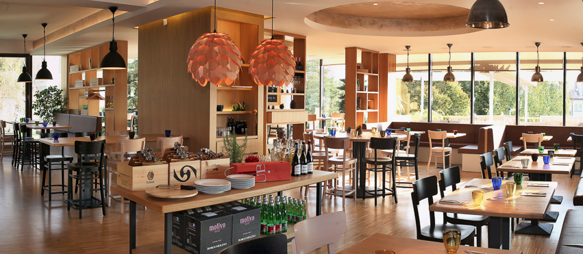 nabytek-zarizeni-restauraci-15